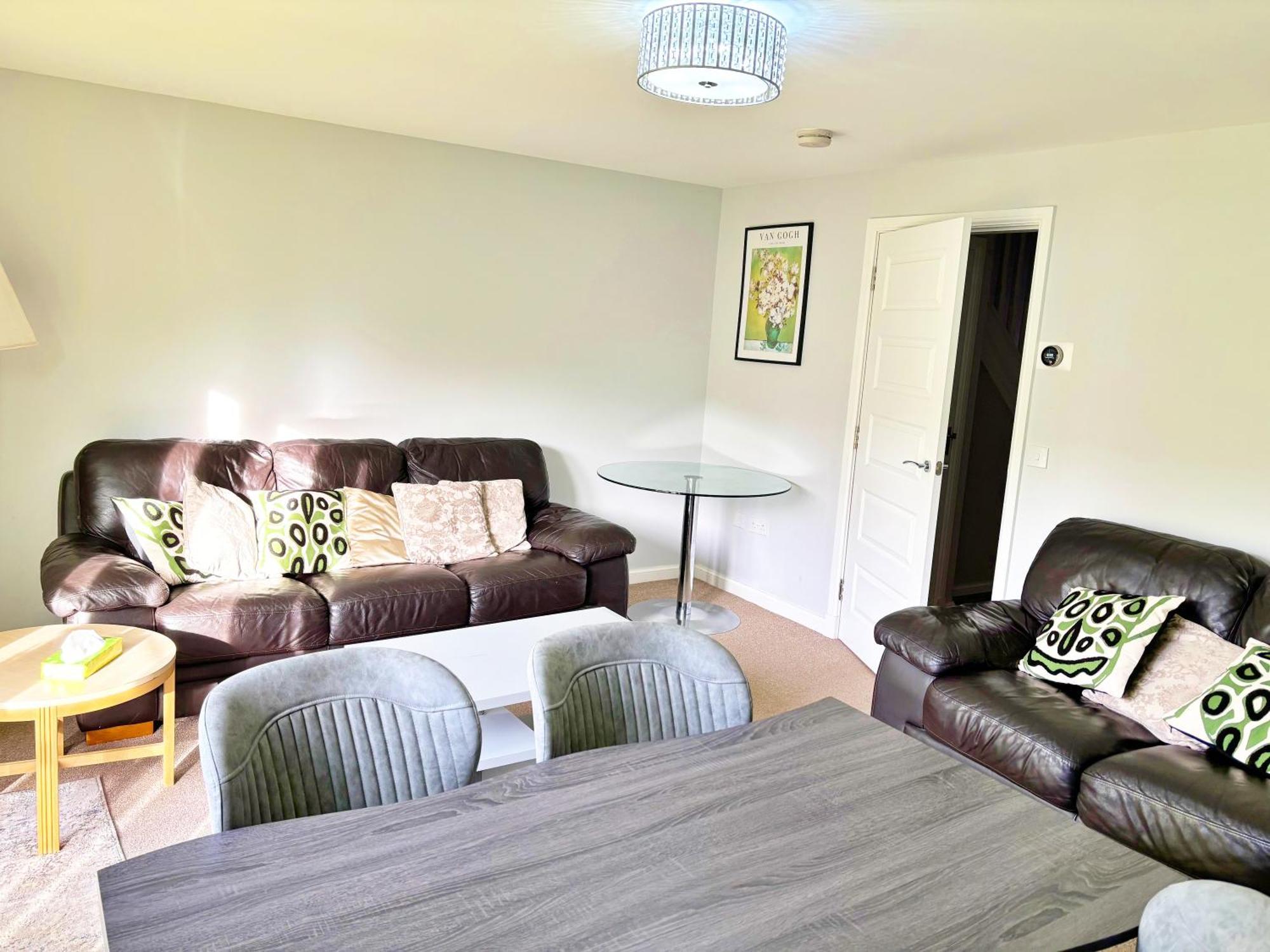 3 Bed House With Parking Near Airport Villa EDI Eksteriør bilde