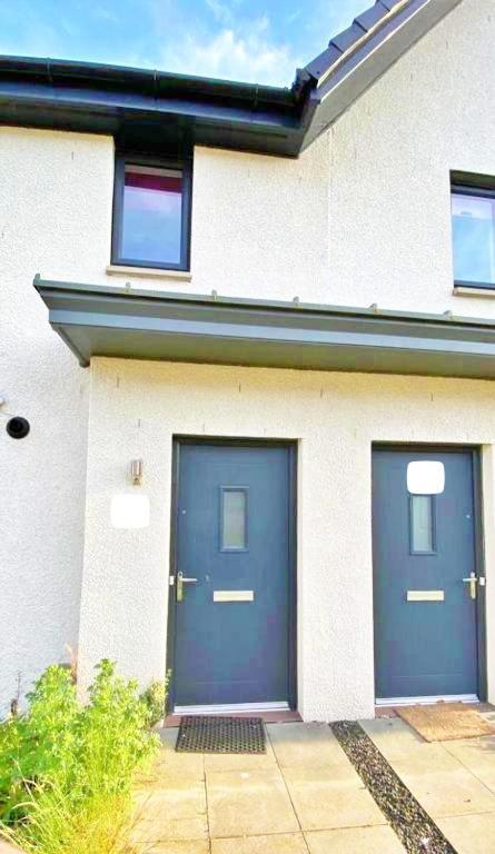 3 Bed House With Parking Near Airport Villa EDI Eksteriør bilde