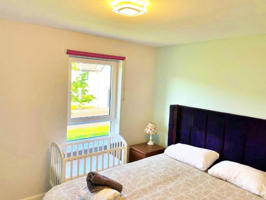3 Bed House With Parking Near Airport Villa EDI Eksteriør bilde