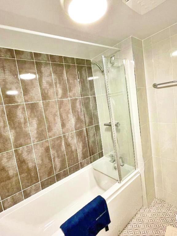 3 Bed House With Parking Near Airport Villa EDI Eksteriør bilde