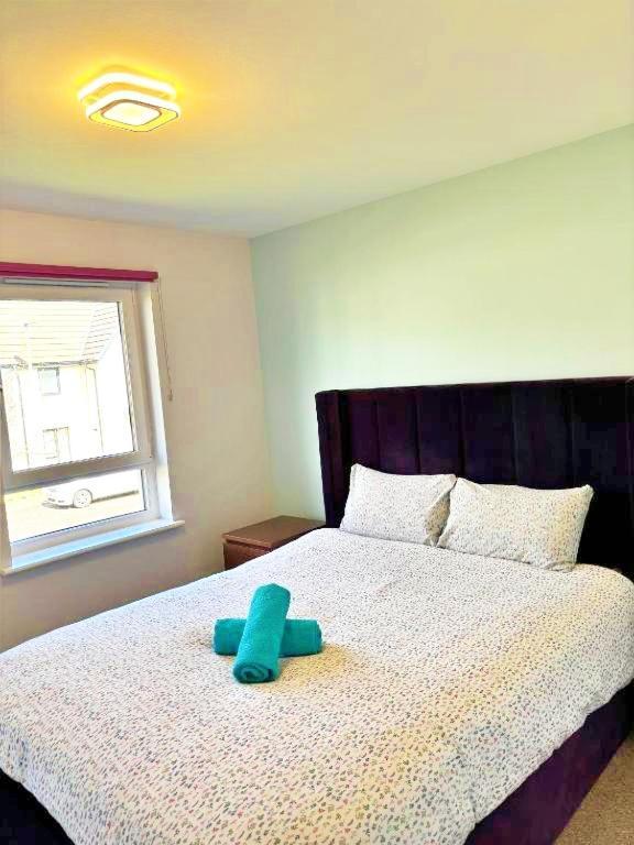 3 Bed House With Parking Near Airport Villa EDI Eksteriør bilde