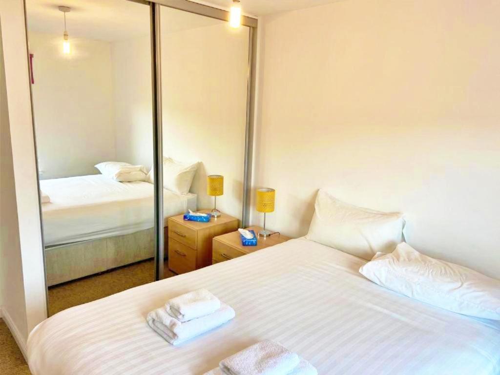 3 Bed House With Parking Near Airport Villa EDI Eksteriør bilde