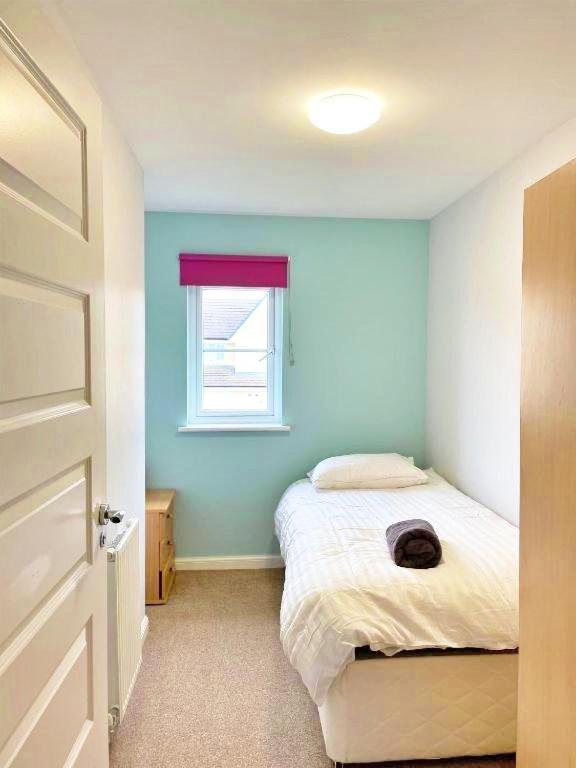 3 Bed House With Parking Near Airport Villa EDI Eksteriør bilde